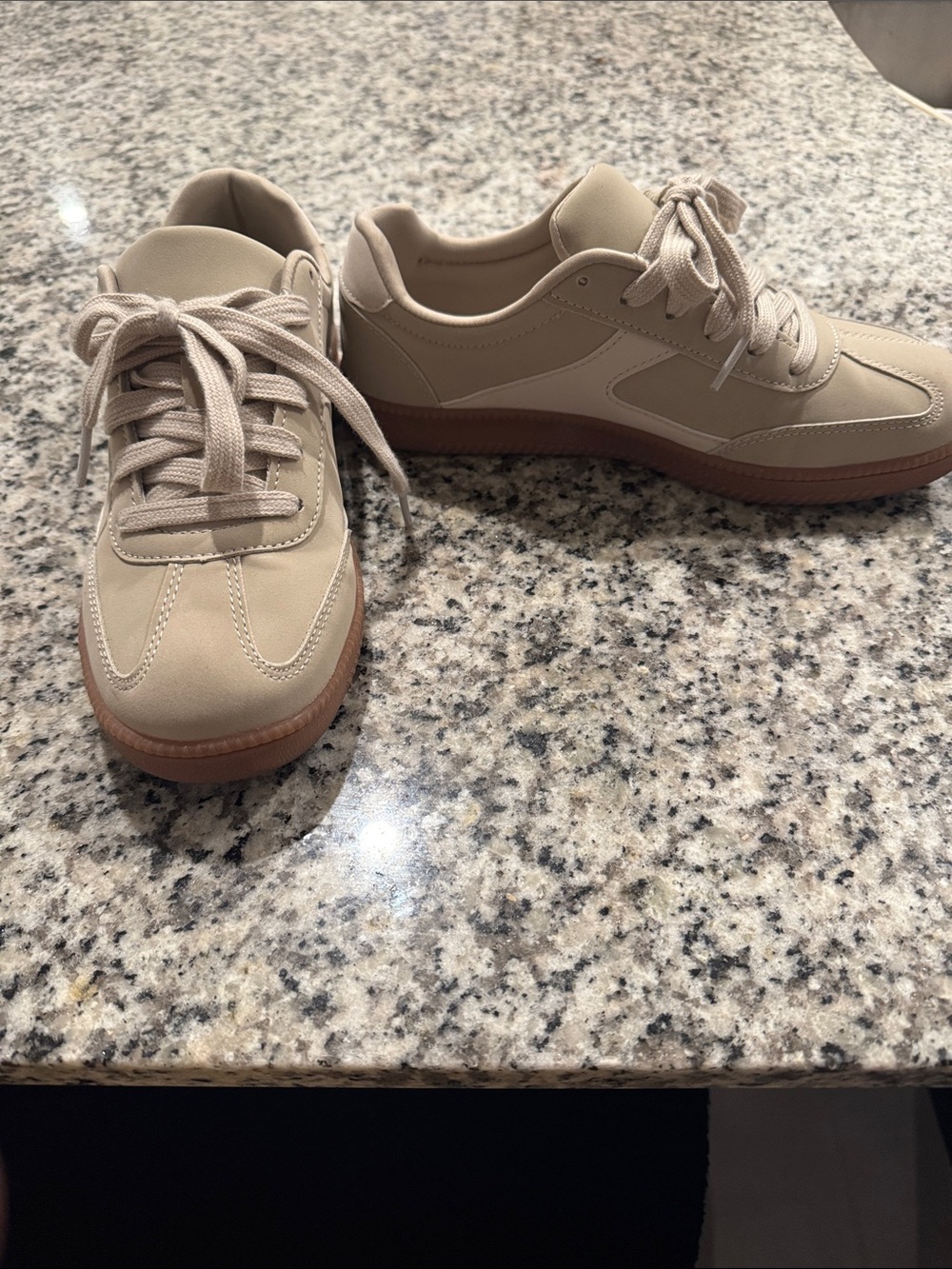 No Boundaries Women's Beige Lace-Up Sneakers with Gum Sole